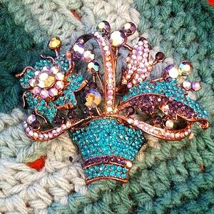BROACH WITH DEEP TURQUOISE & IRIDESCENT CRYSTAL STONES! ANTIQUED SILVER FINISH!